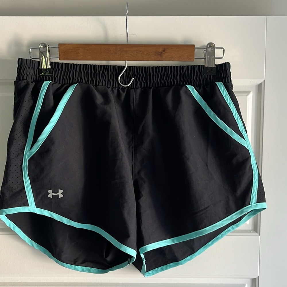 LINED HEAT GEAR RUNNING SHORTS - Picture 2 of 3